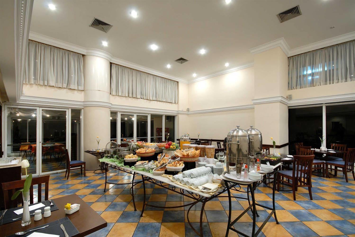Intercity Interative Sao Paulo Jardins المطعم الصورة